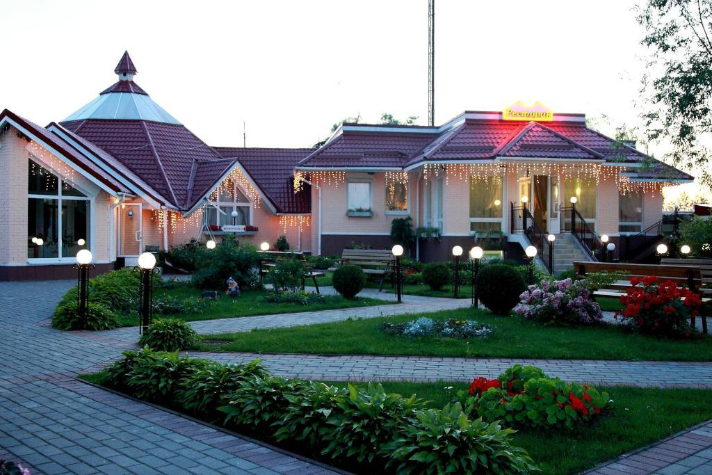 Knyazhyi Dvir Hotel Knyazhichi  Exterior photo